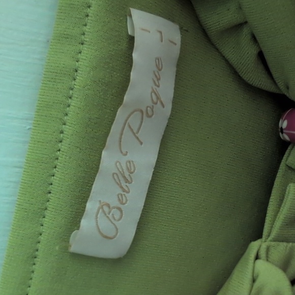 Green Sleeveless Top - Picture 3 of 12